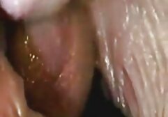 la fea video porno con la prima Mila muestra un poco de rosa.